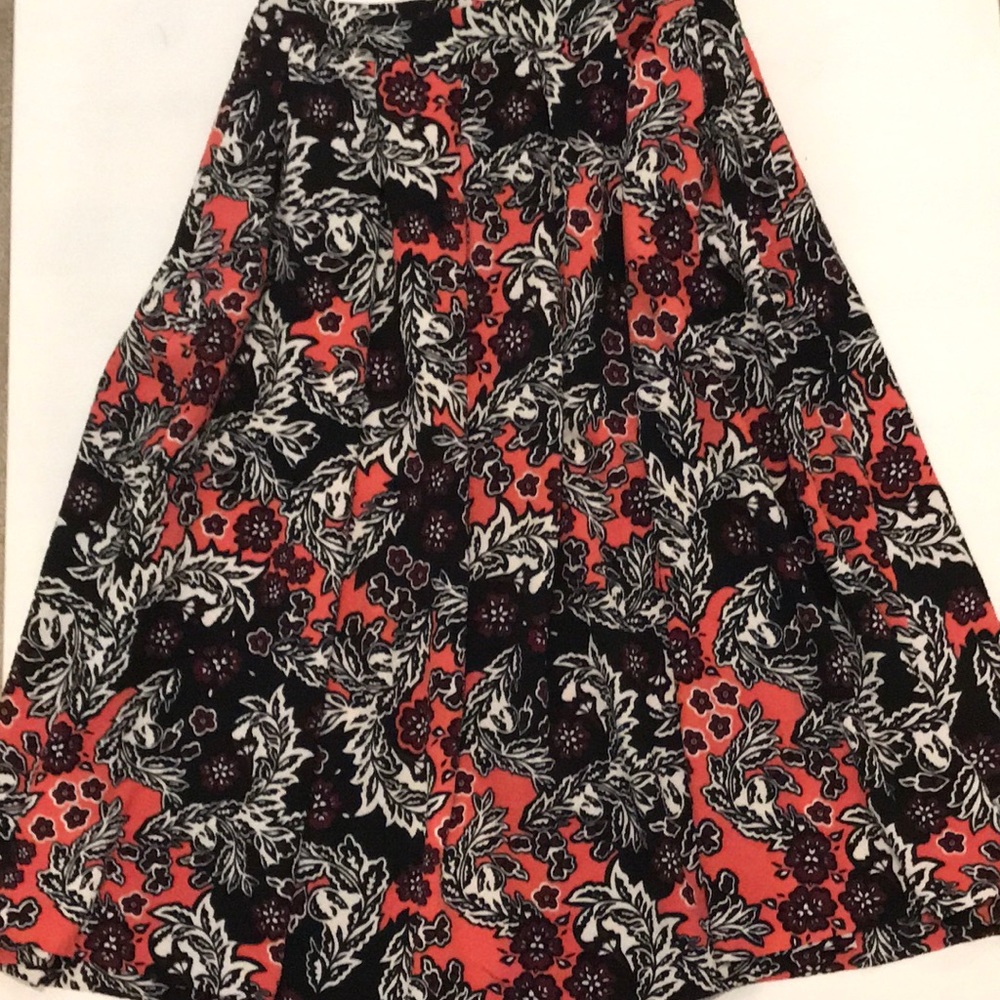 Floral Pleated Skirt w/Pockets
